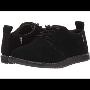 NWT Toms Ivan youth boot size 6 black suede